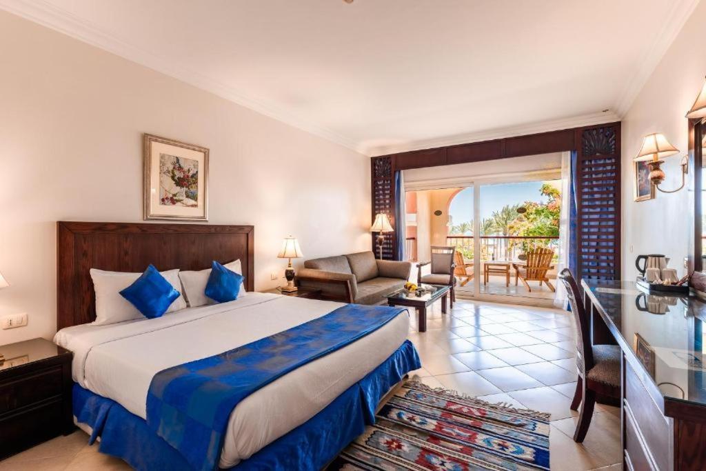 Standard Double or Twin Room Corner Sea View